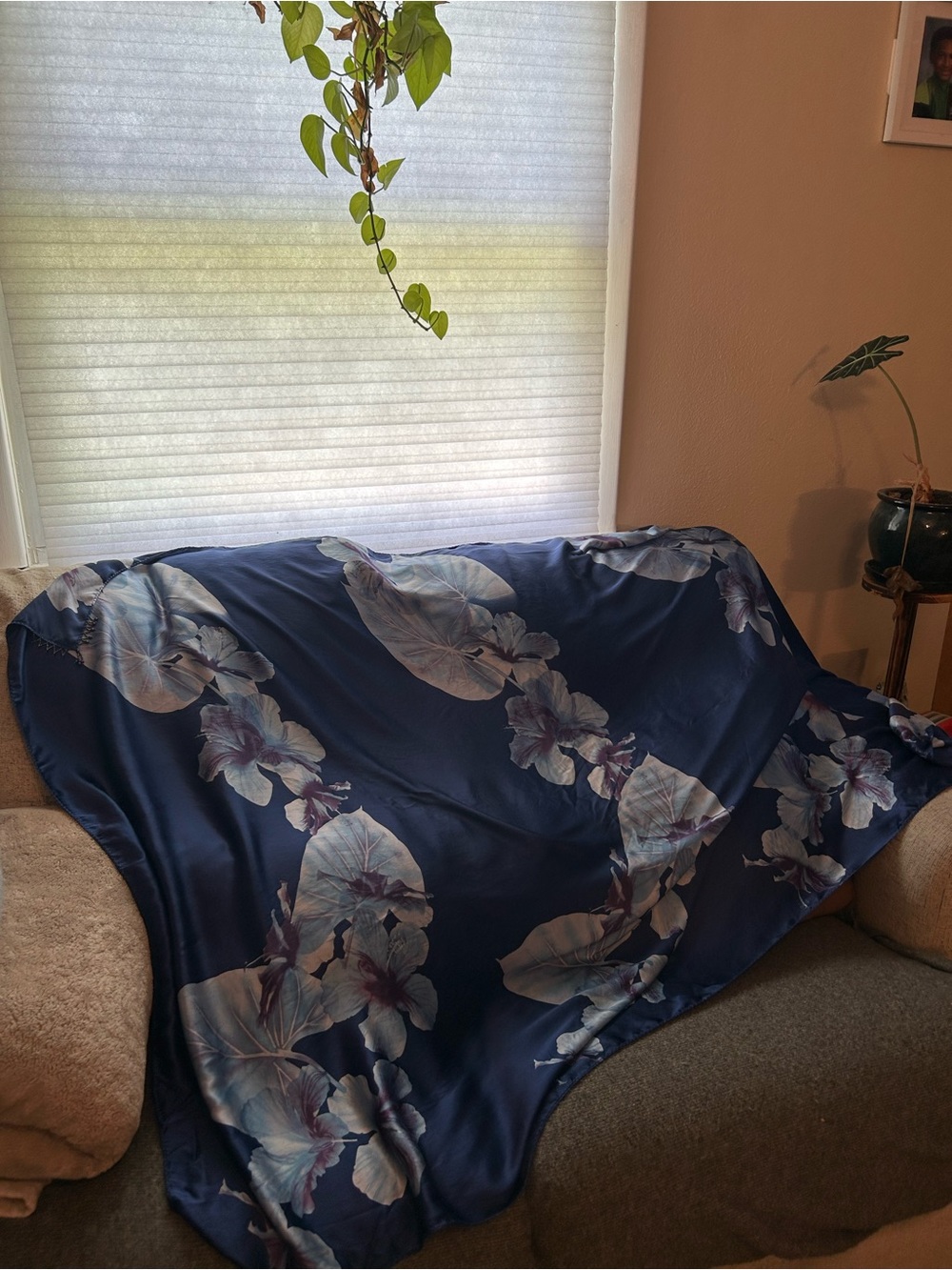 Vintage Y2K Victoria’s Secret 100% Silk Hibiscus Floral Shawl Wrap Scarf 68x42